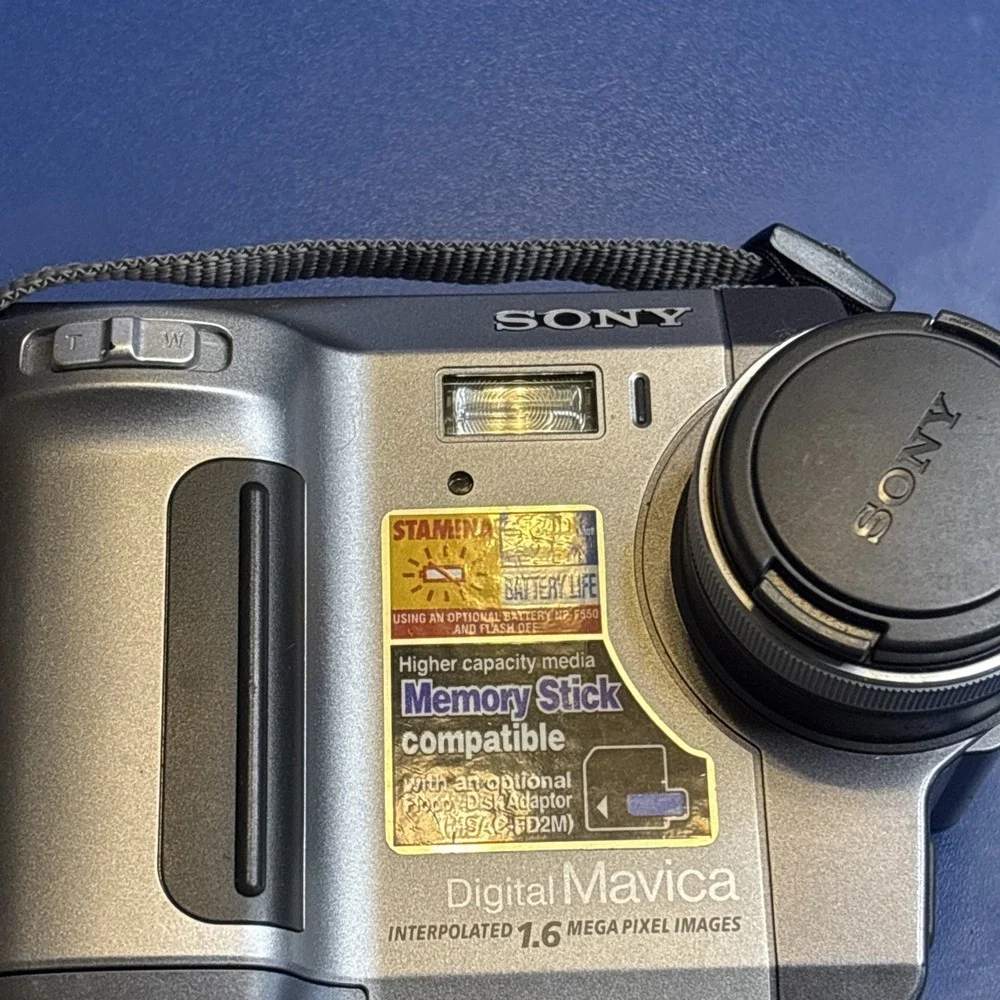 Vintage Sony MVC-FD90 Digital Mavica Camera 16x Zoom FD Drive 1.6MP Untested